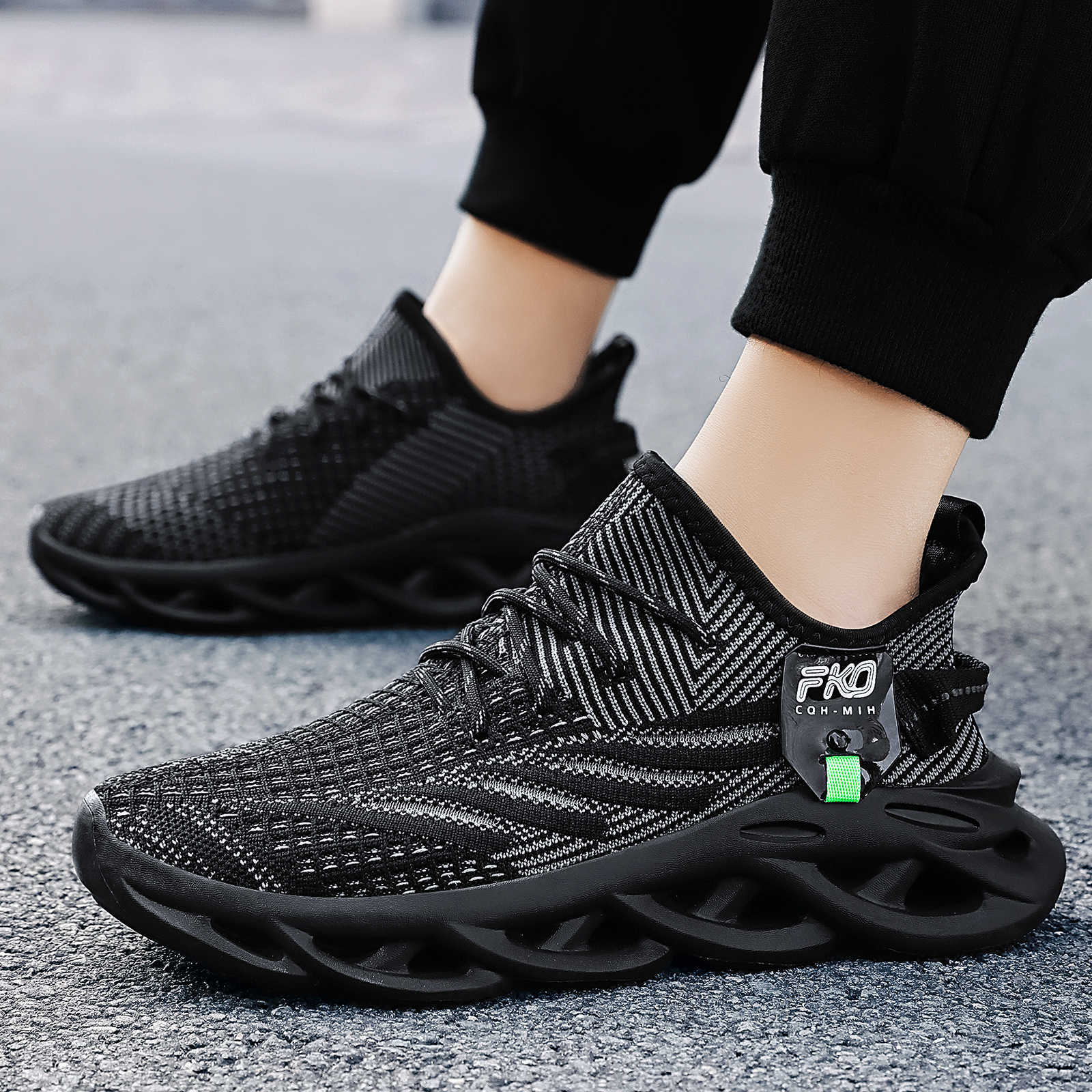 남성용 통기성 니트 스니커즈 블레이드 솔 트위스트 우븐 - Knit Fabric Lace Up Sneakers 리뷰 및 가격